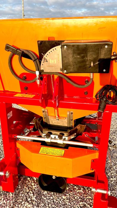 PK 1200 Piaskarka komunalna Posypywarka 850L/1200kg DOSTAWA