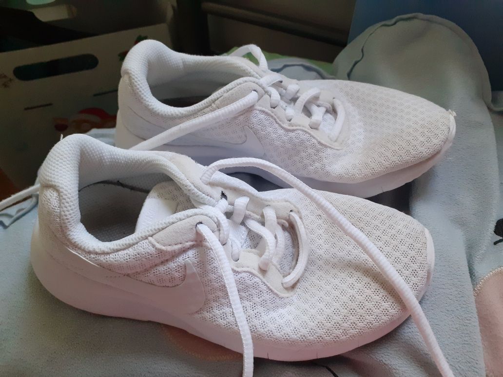 Adidasy Nike r.33