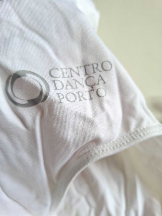 Fato de ballet branco do Centro de Dança do Porto 9-10 anos