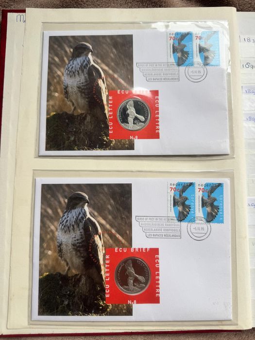 Альбомы с марками всего мира