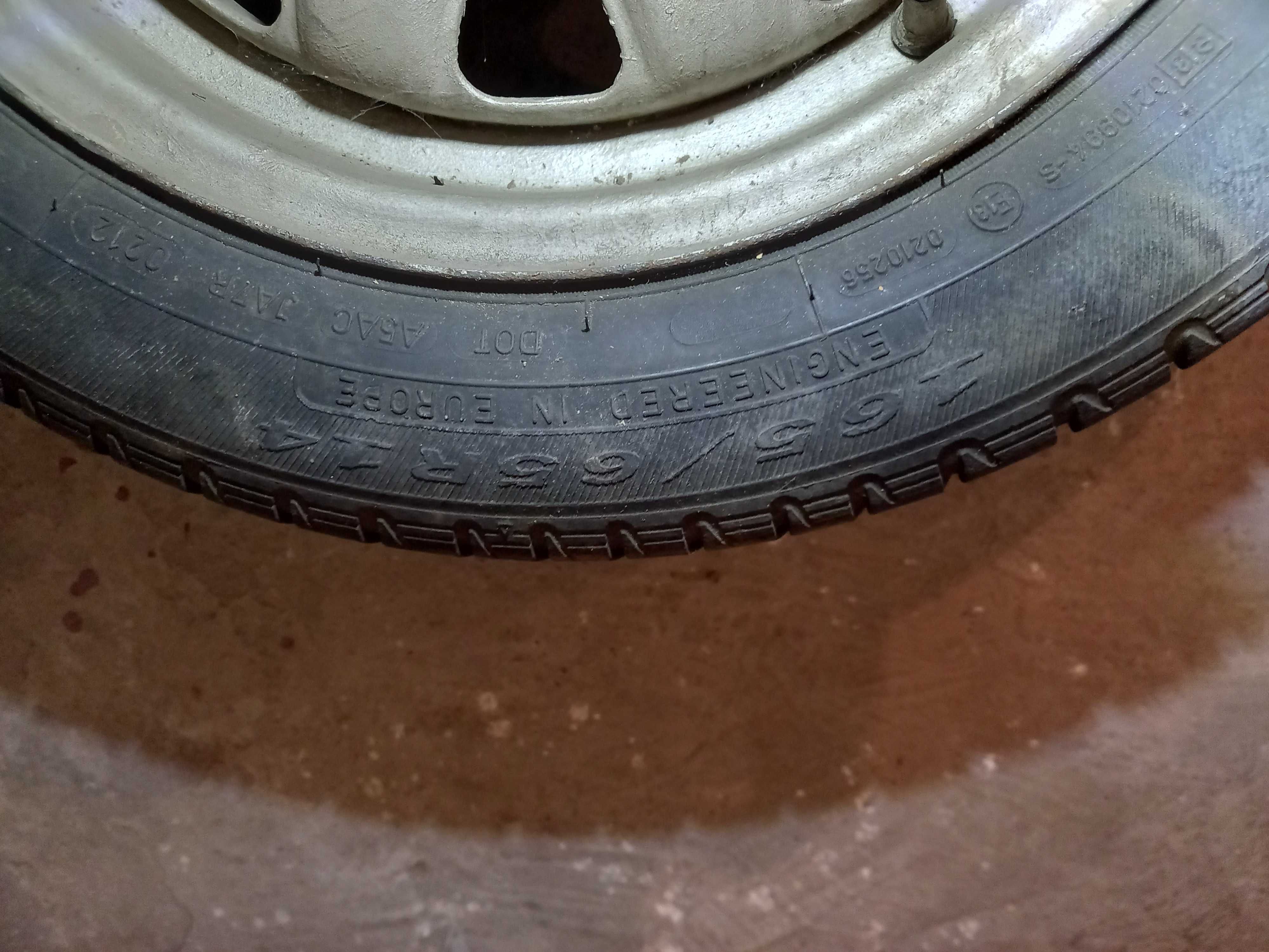 Opona z felgą 165/65 R14