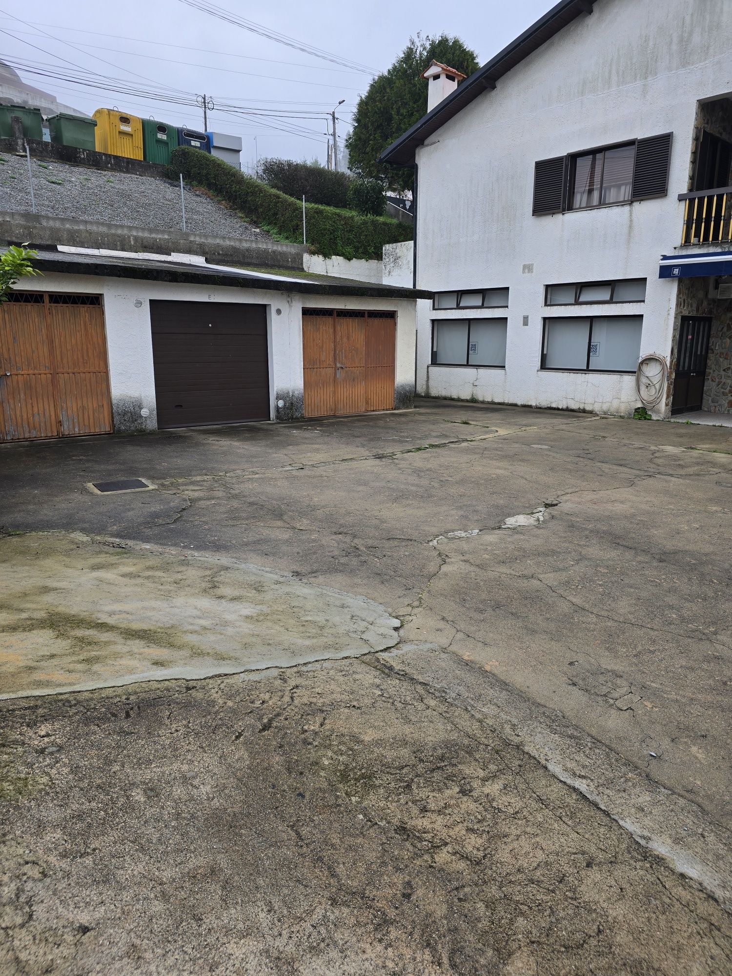 Moradia c/ 3 fracções
