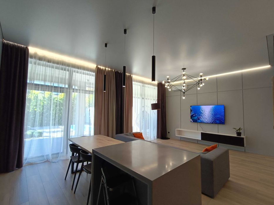 Новый дом с бассейном на Таирова | Одесса. Ремонт, мебель.