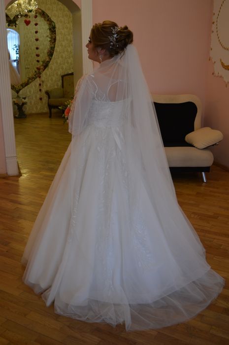 Весільні сукні продаж