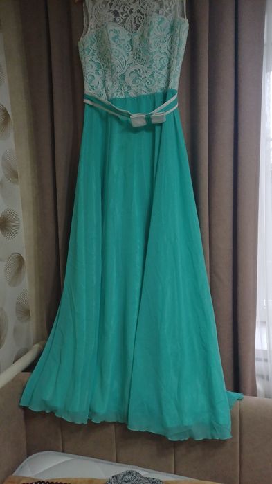 Вечірня сукня.В ідеальному стані.Одягала один раз розмір 50-52