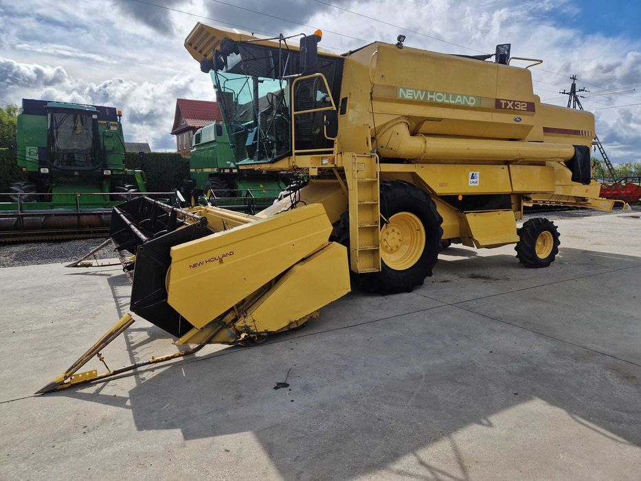 Kombajn zbożowy New Holland TX 32, heder 4,5m, bardzo ładny