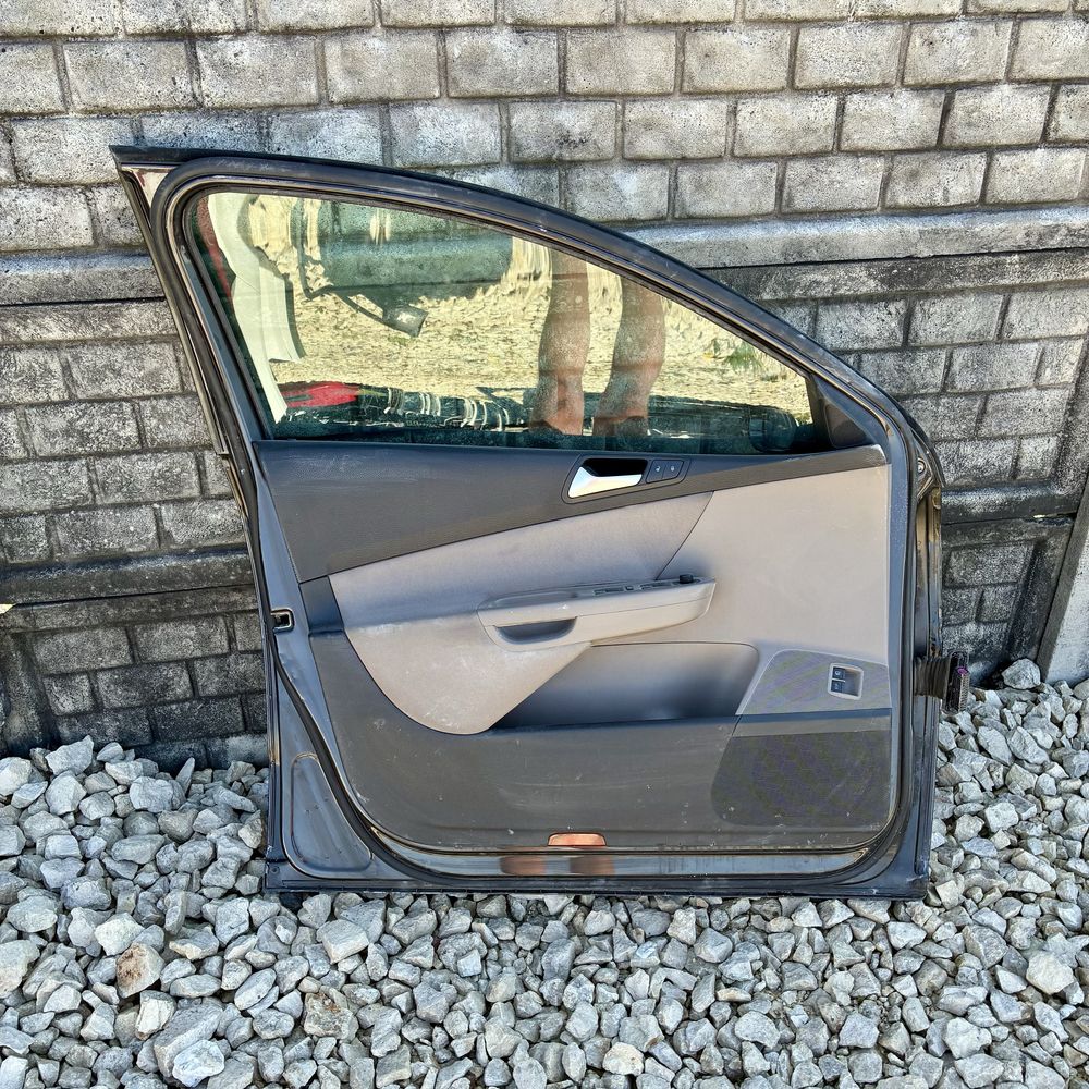 Drzwi lewy przód bez rdzy mokka LC8Z VW Passat B6 3C 05-10 kompletne