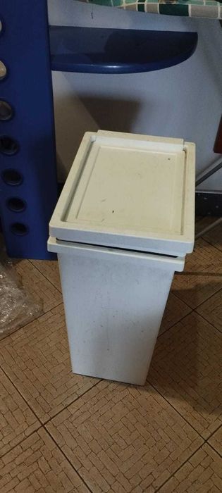 Смітник Ікеа пластиковий 30л