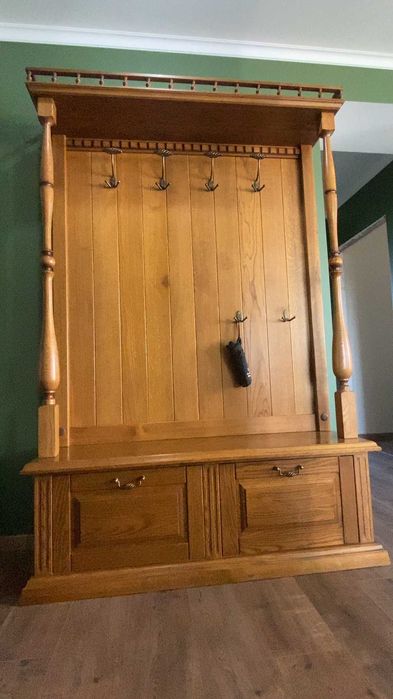 Гарнітур для передпокою з масива дуба (В-1980, Ш-1330, Г-390