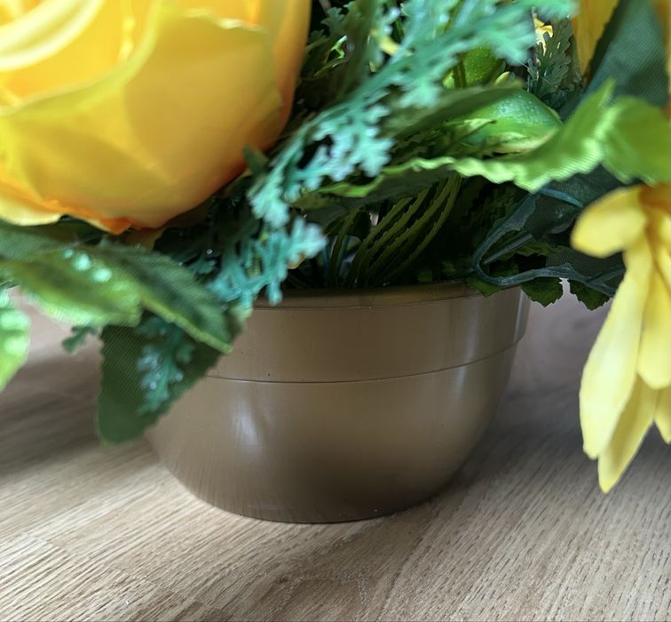 Stroik kwiatowy z chryzantemami