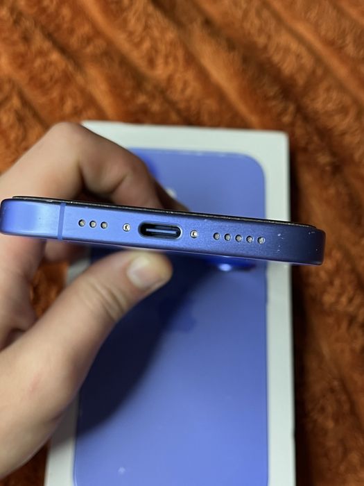 iPhone 16 256GB Ultramarine