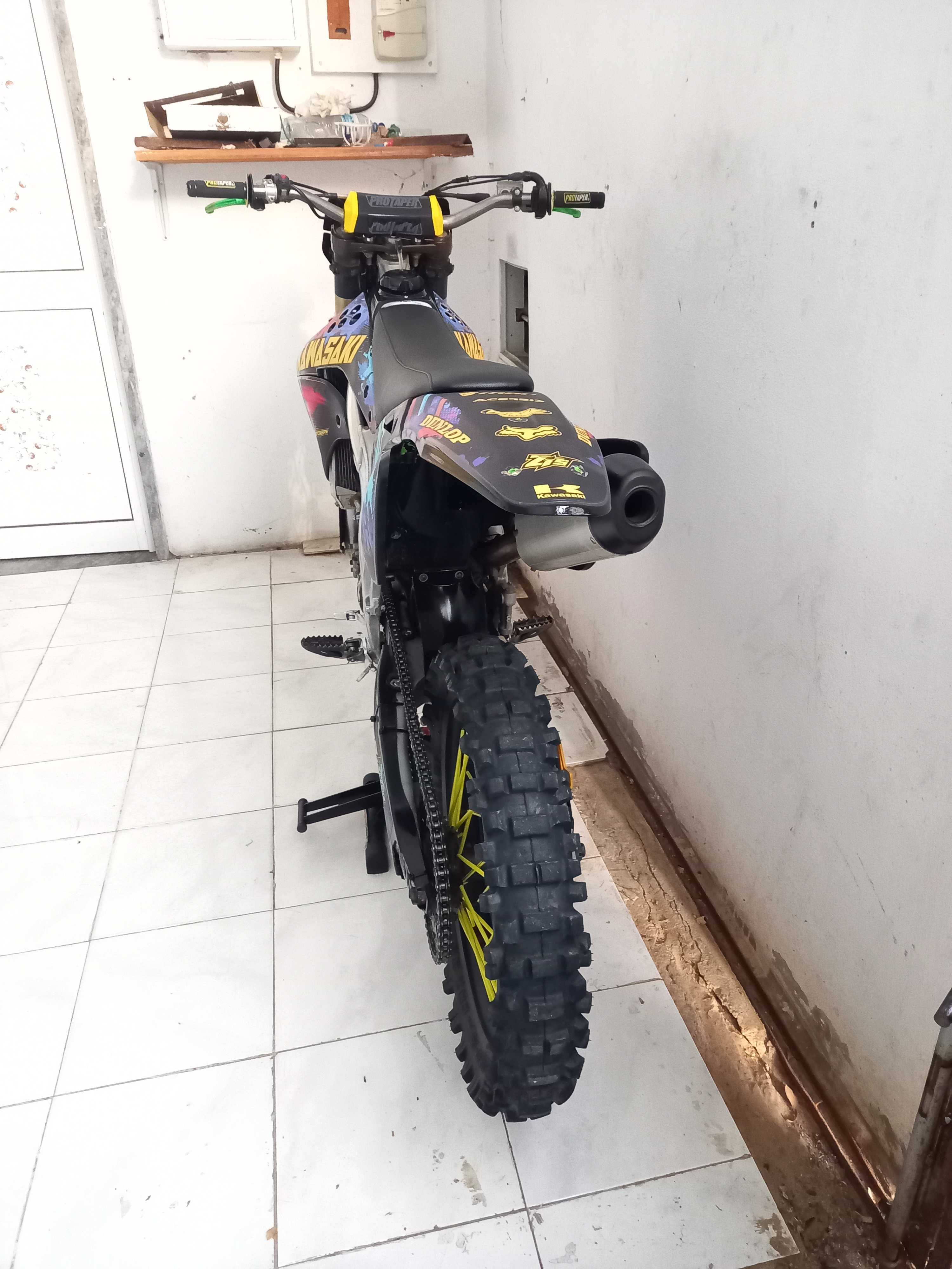 Kawasaki KXF 250 com 20H