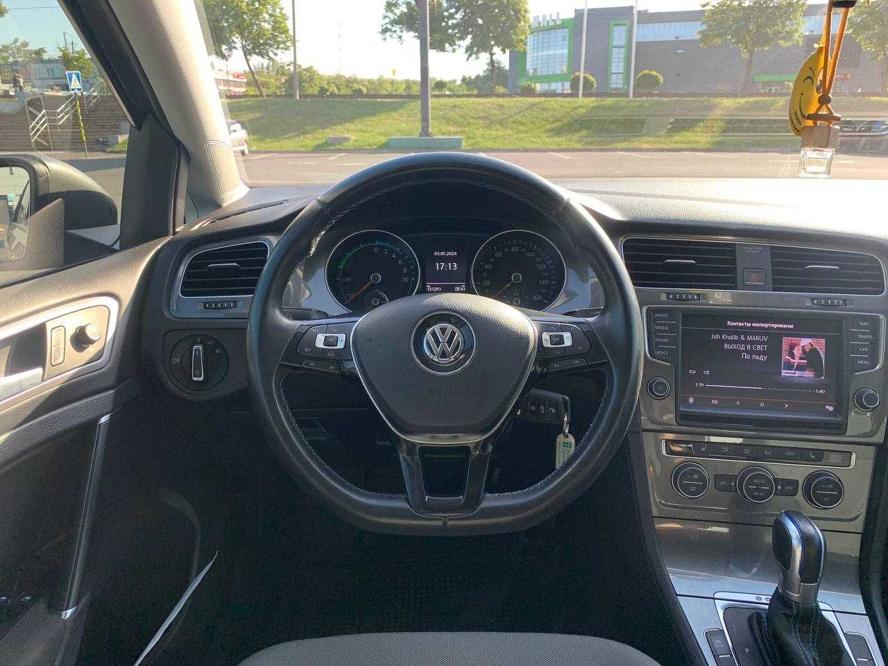 Авто Volkswagen e-Golf 2014р. 24кВт, електро, (перший внесок від 20%)