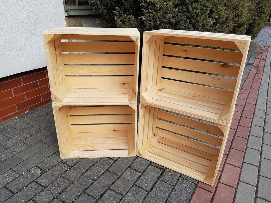 Skrzynki drewniane z grubego drewna od ręki