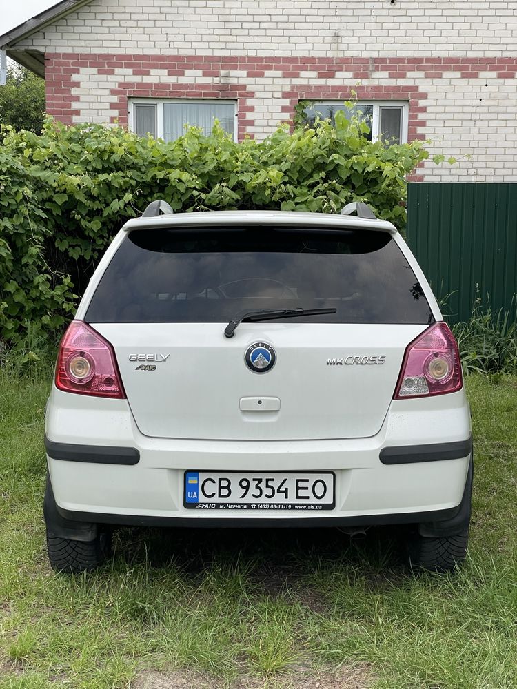 Geely mk cross.