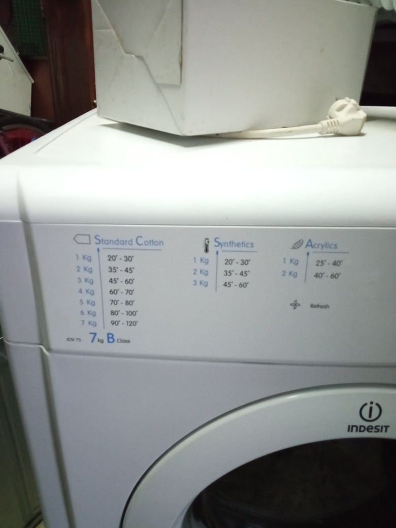 Máquina de secar roupa