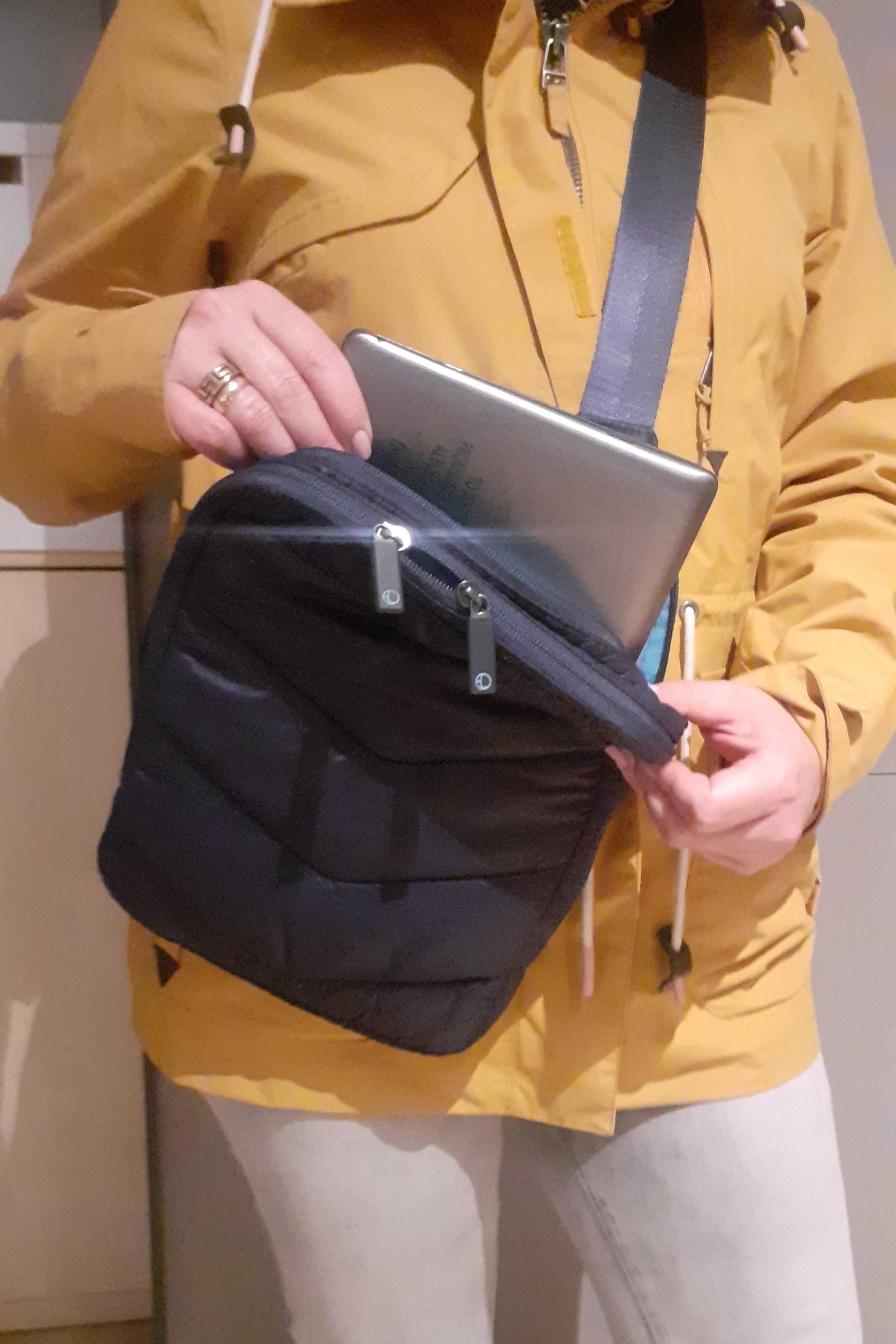 torba na tablet / e-book granatowa 12''