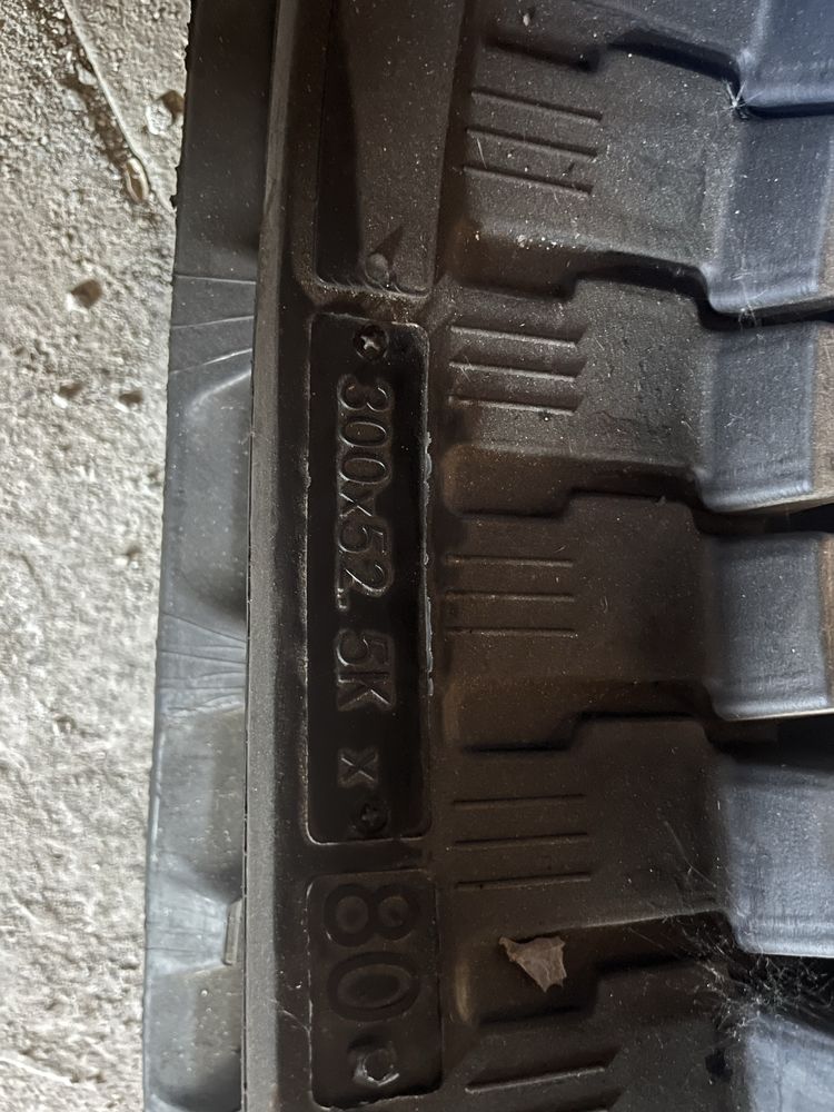 Гумова гусениця 300x52,5K х 80
