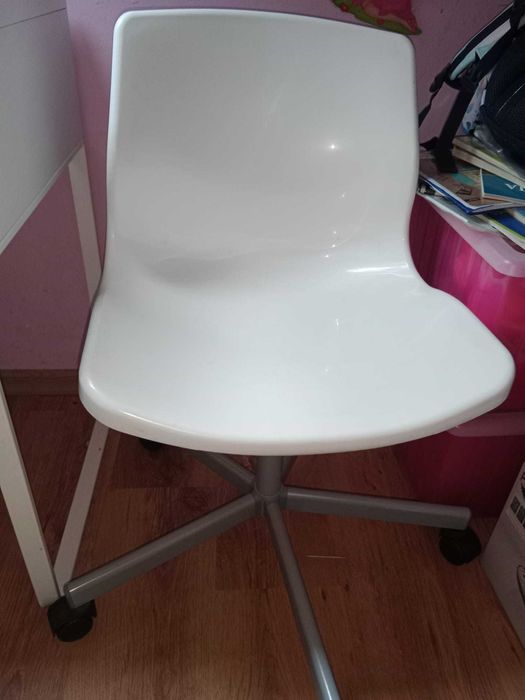 fotel obrotowy dla dziecka