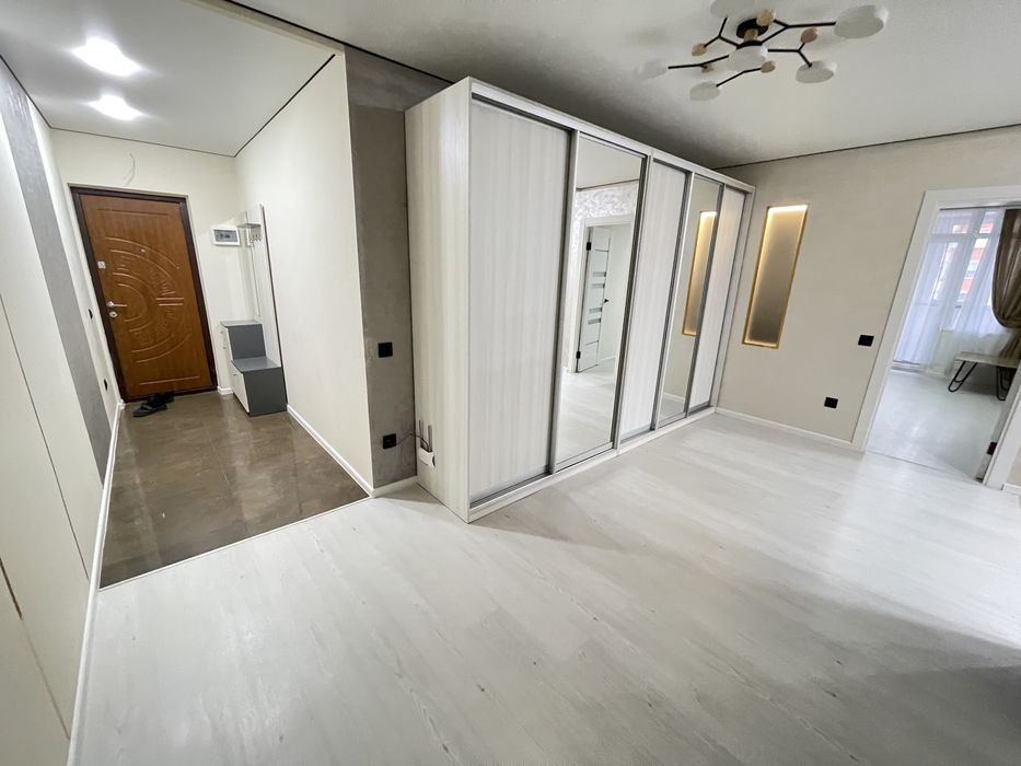 ОРЕНДА 2 кім з кухнею-студією вул. Сахарова