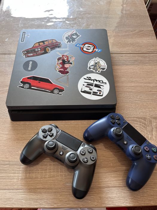 PS4 4 slim 1Tb + 2 джойстика, 3 гри та підставка у подарунок
