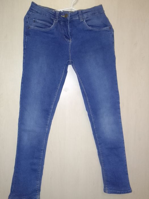 Джинсы утеплённые 140р. на девочку 9-11лет