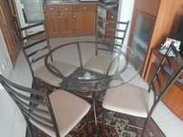 Mesa de sala com 4 cadeiras