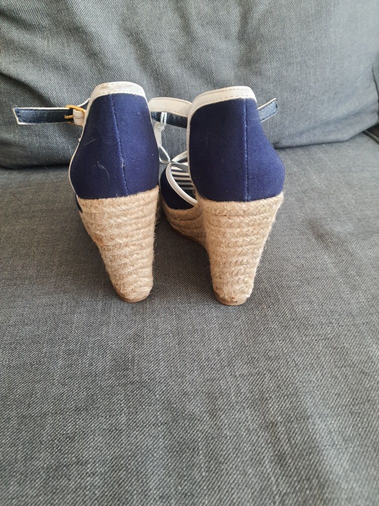 Koturny sandały 38 25 cm w stylu Pin Up