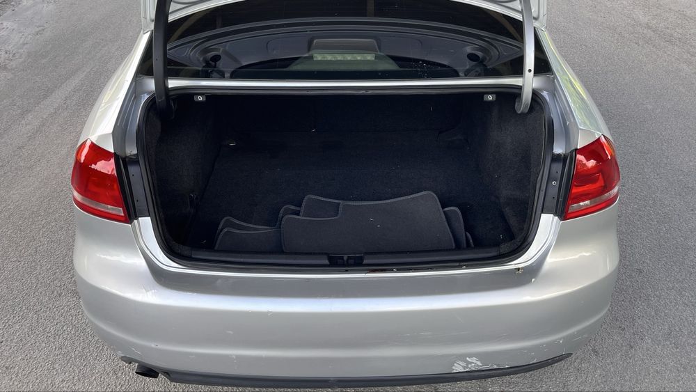 Продам Volkswagen Passat 2,5 , 2011 год ,автомат, газ4