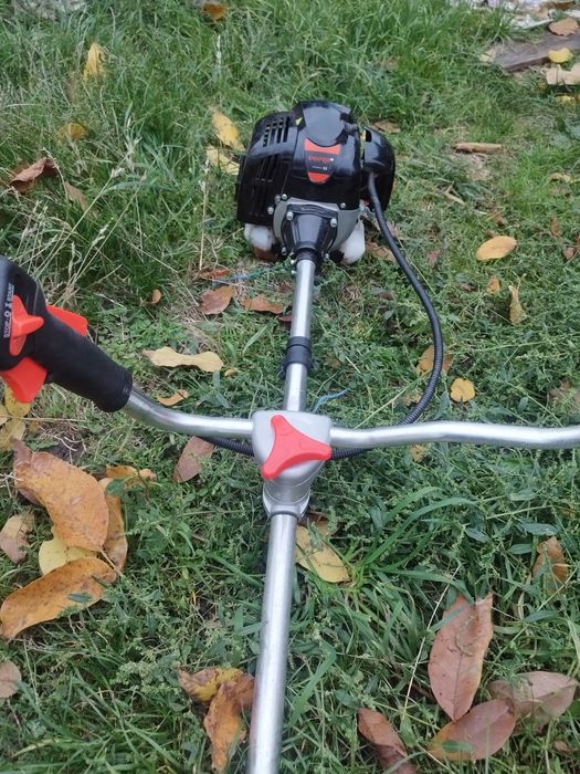 бензо тример Dnipro m 52