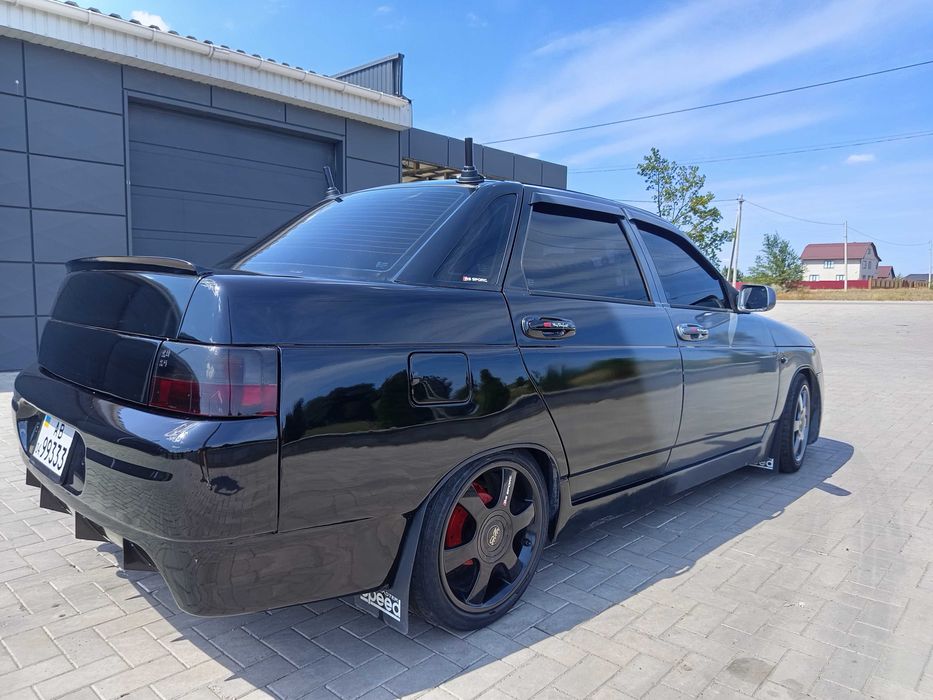 Продам  ефектний автомобіль ВАЗ 2110