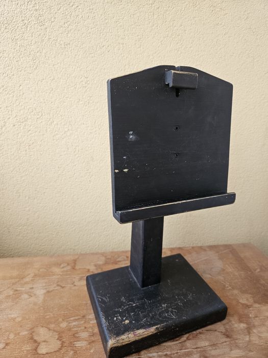 Дерев'яний тримач для планшета