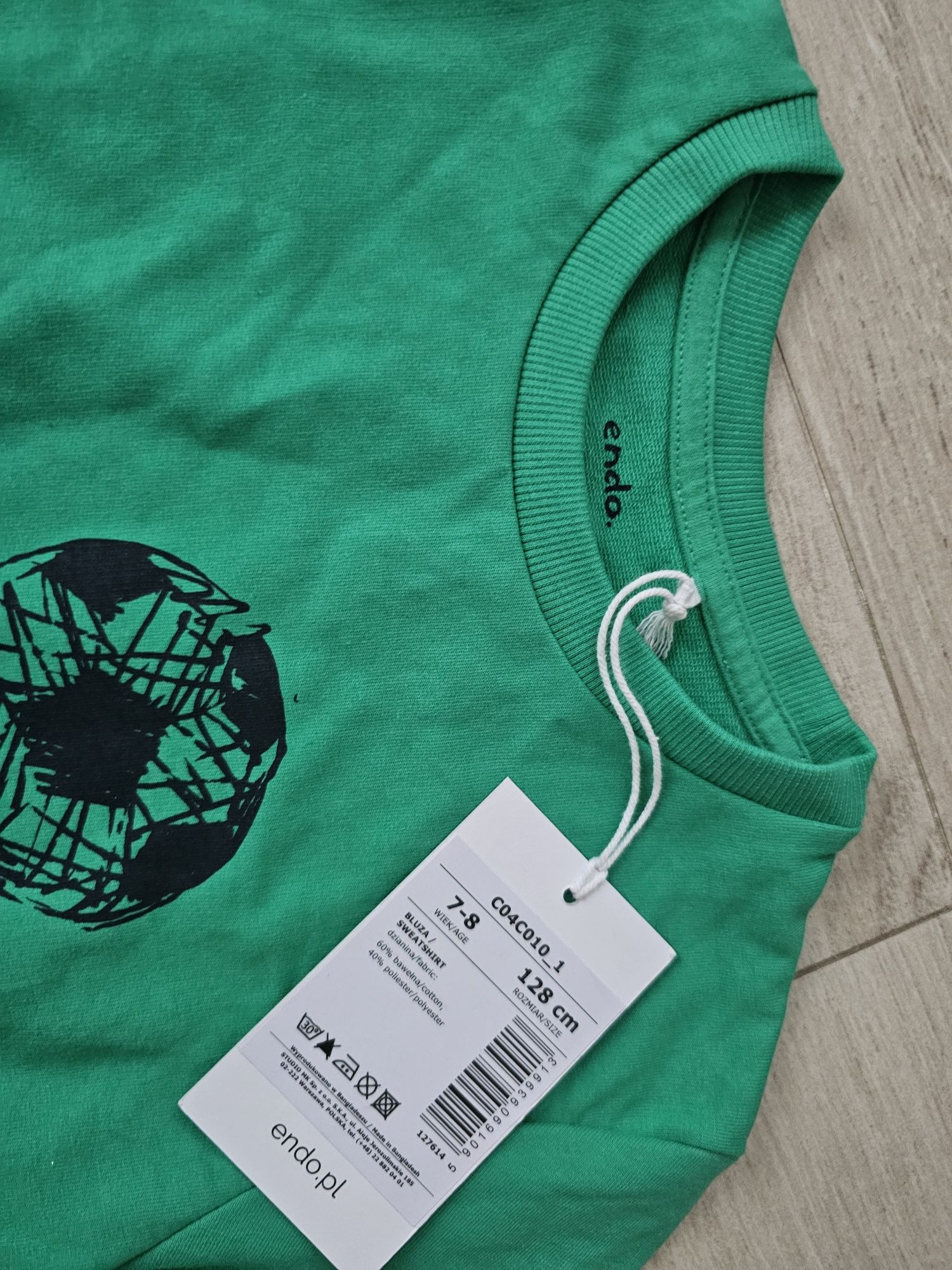 Nowa z metką  Endo Bluza dla chłopca, z piłką, zielona, rozmiar 128
C