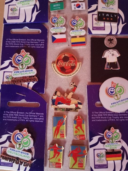 Pack 42 Pins Tema Desporto e Coca Cola