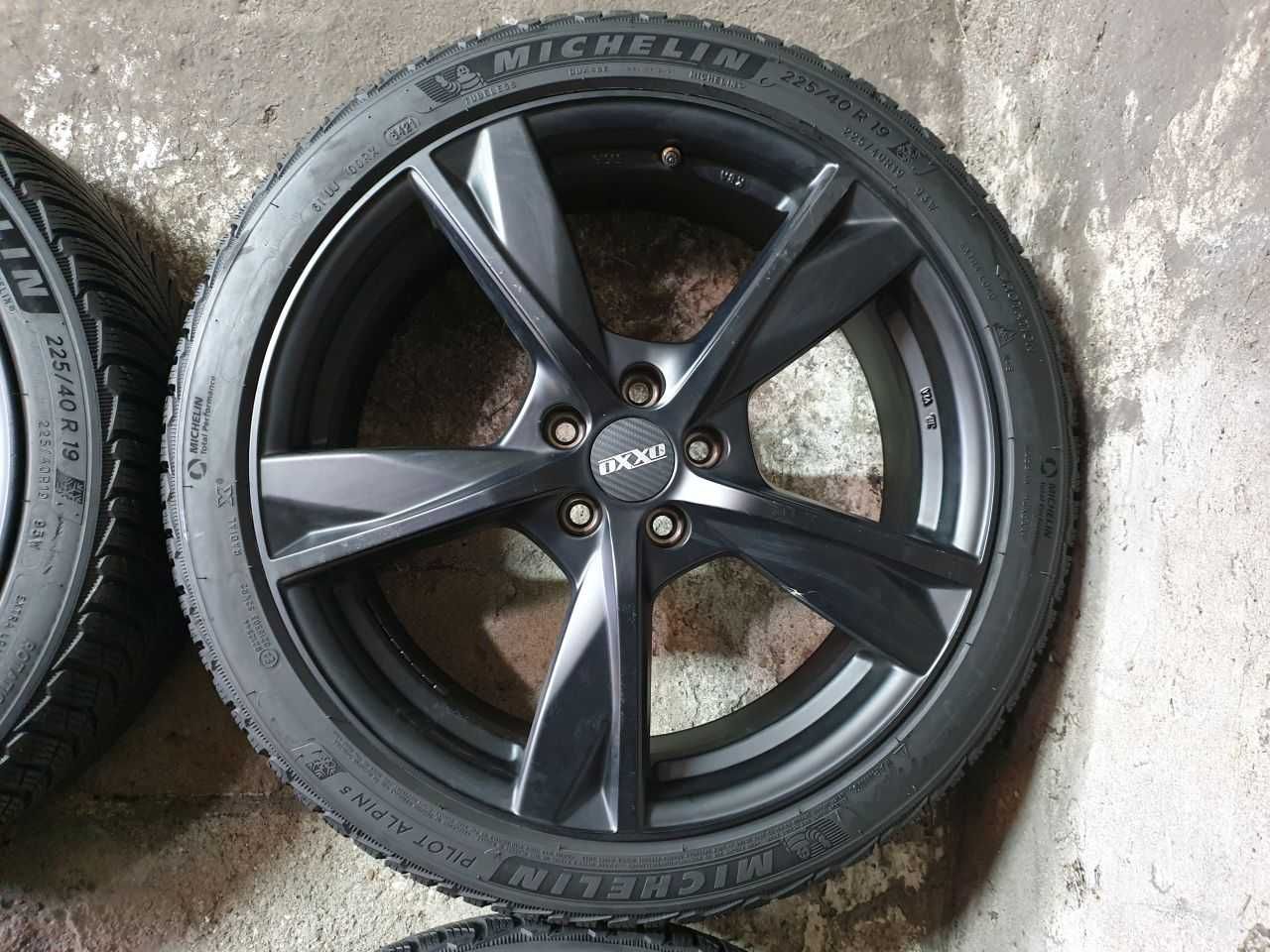 Felgi alu Oxxo R19 5x108 opony 225/40R19 Michelin 7,2mm 2021r