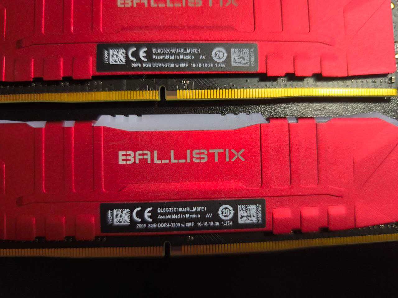 Оперативна пам'ять Crucial DDR4-3200 2x8Gb PC4-25600 Ballistix RGB Red