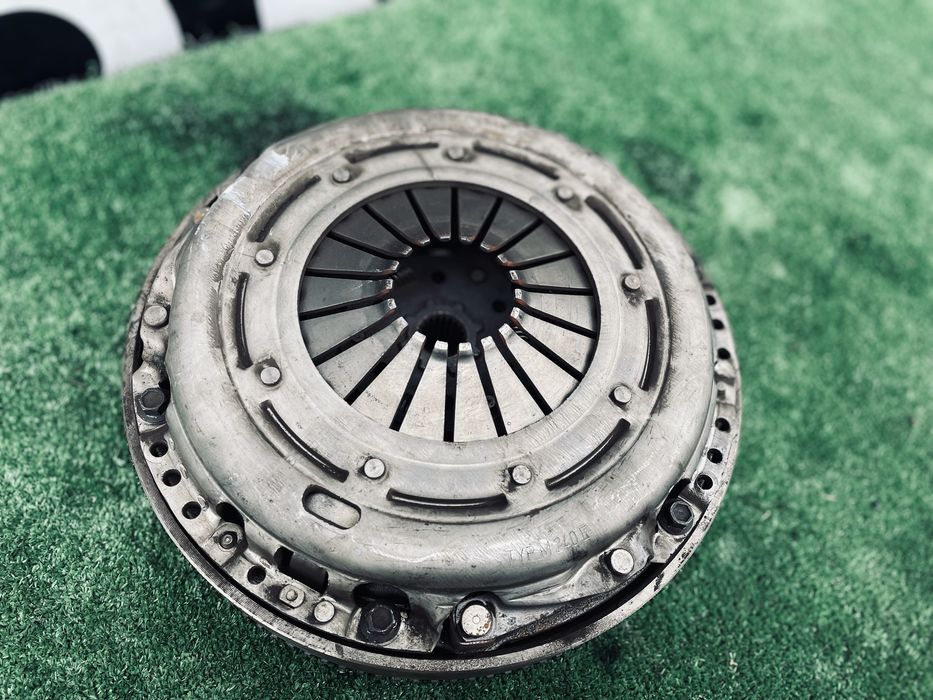 Щеплення 1.6 дизель Focus 3 Маховик Volvo V50 Сцепление Демпфер