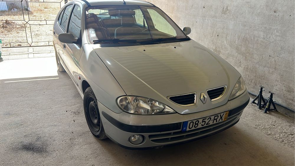 Megna 2001 1.4 gasolina