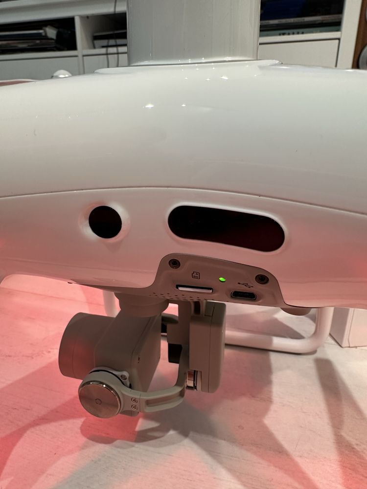 Dron do mapowania terenu DJI Phantom 4 RTK