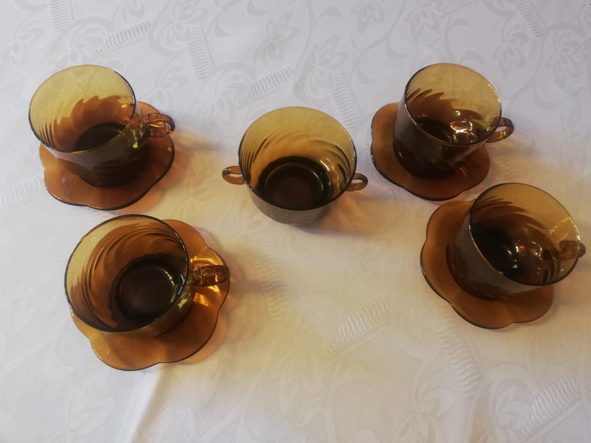 Zestaw 4 filiżanki +cukierniczka vintage