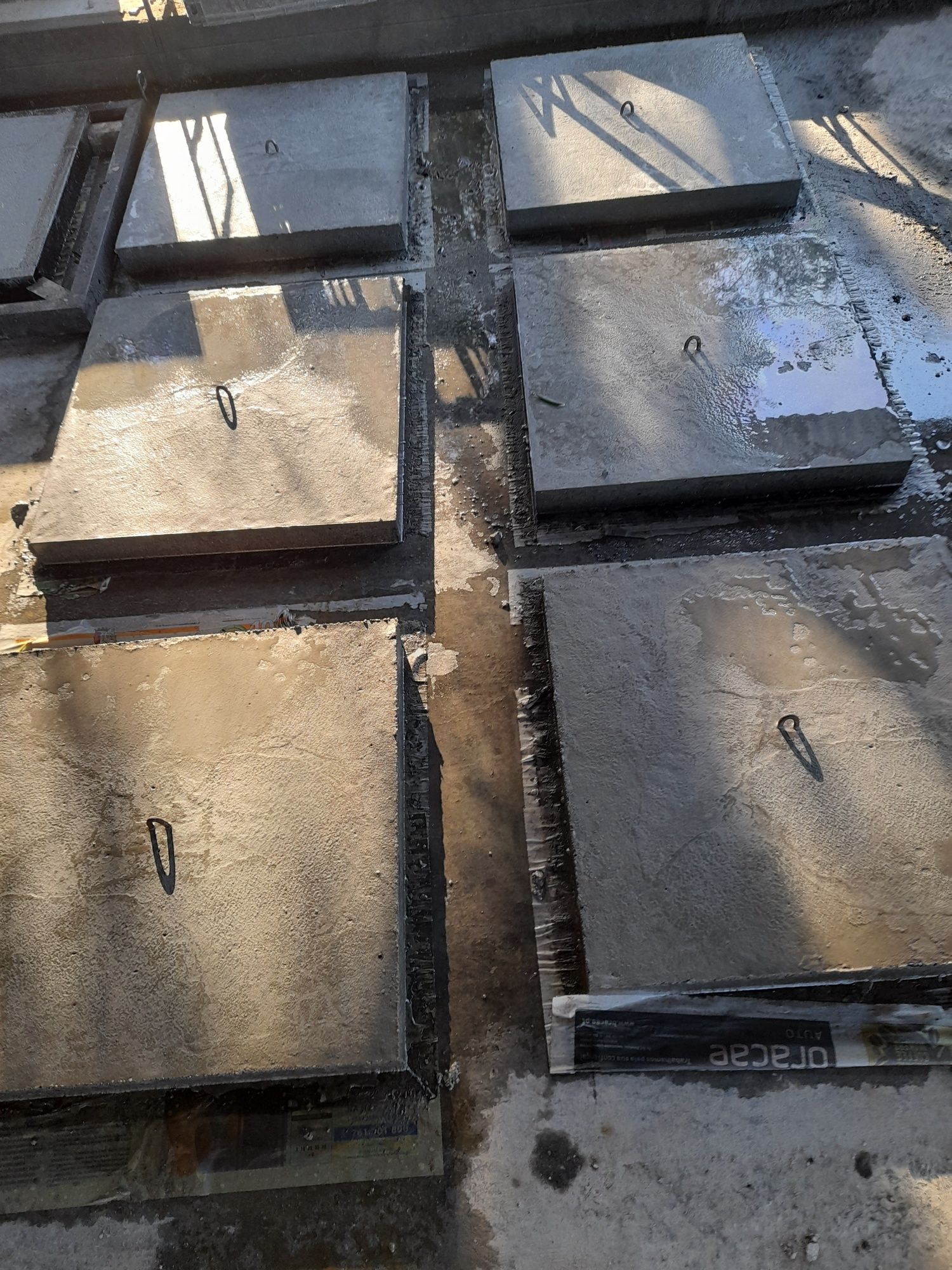 Pias varios tipos e tampas para caixas de betão