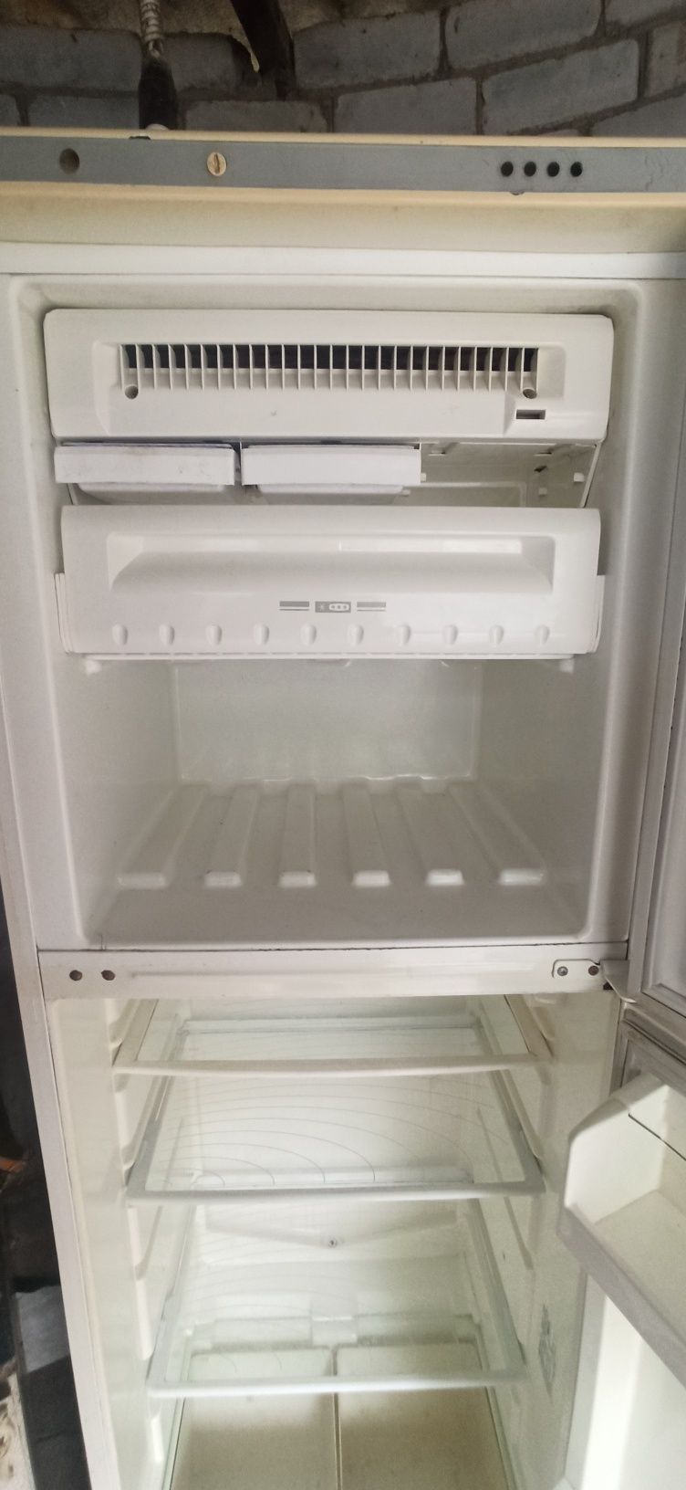 Холодильник Стинол высота 185 см в хорошем состоянии