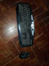 conjunto rato e teclado pretos