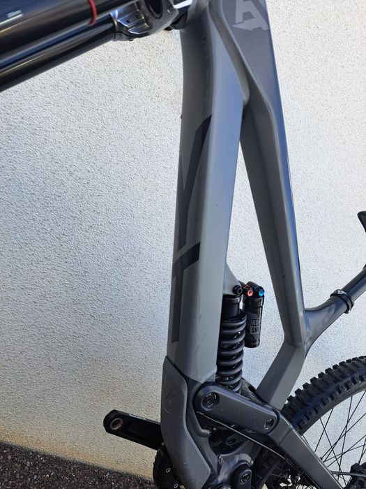 YT  TUES  2019  M  AL   27.5