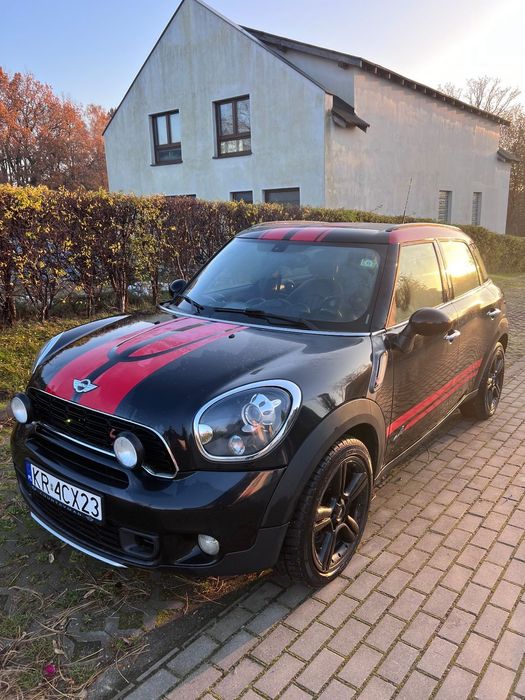 MINI Countryman Auto gotowe do jazdy, odpowiednie zarówno do miasta, jak i na trasy.