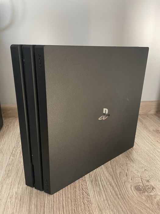 Konsola Ps4 Pro z padem | 1Tb