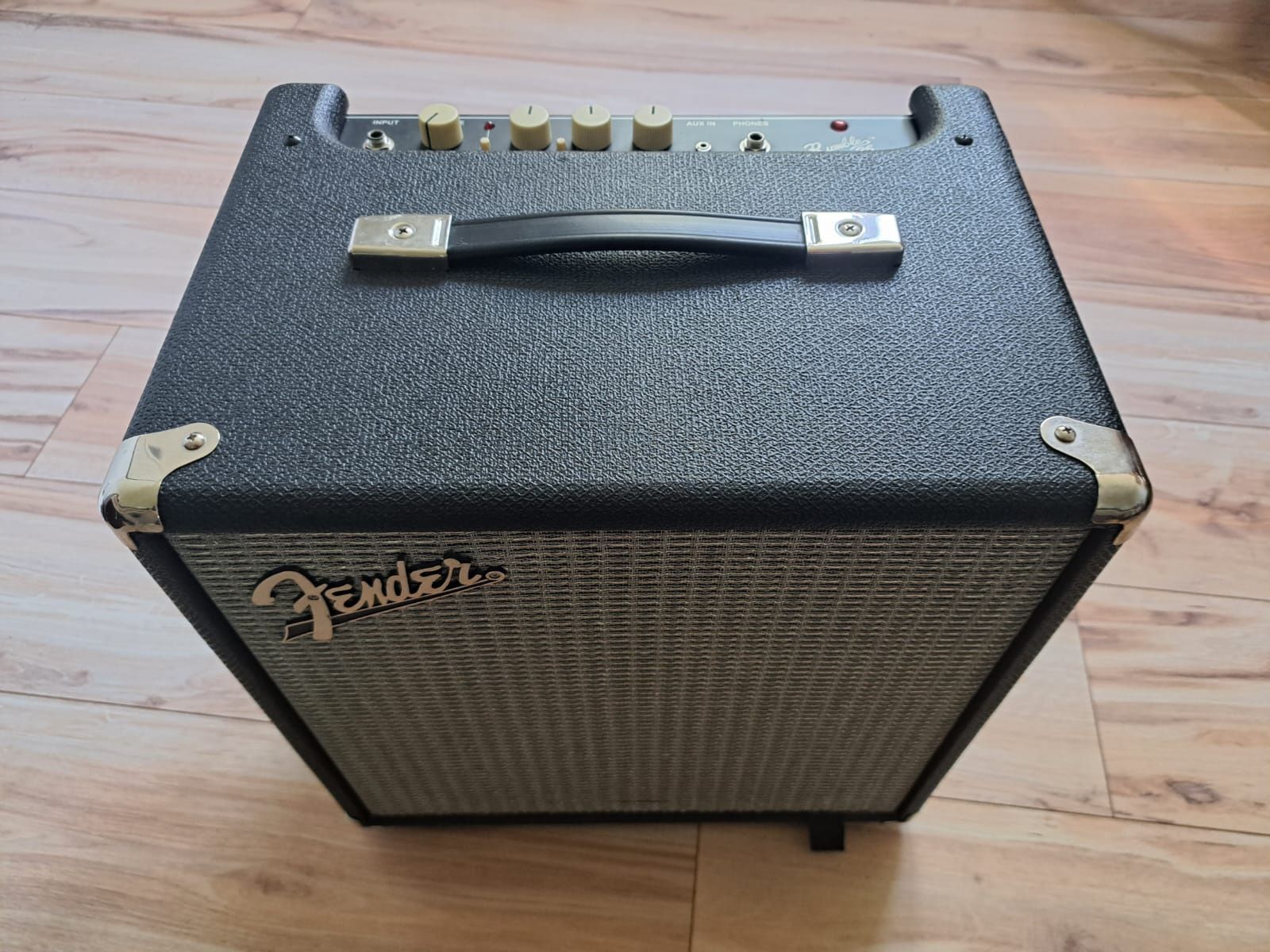 Fender Rumble 25 wzmacniacz bas combo basowe idealny stan