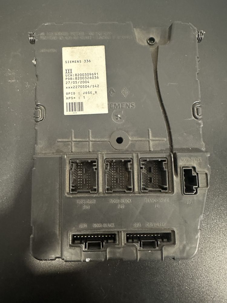 Modulo UCH / Caixa fusiveis Renault Megane II / Scenic  II 1.5 Dci