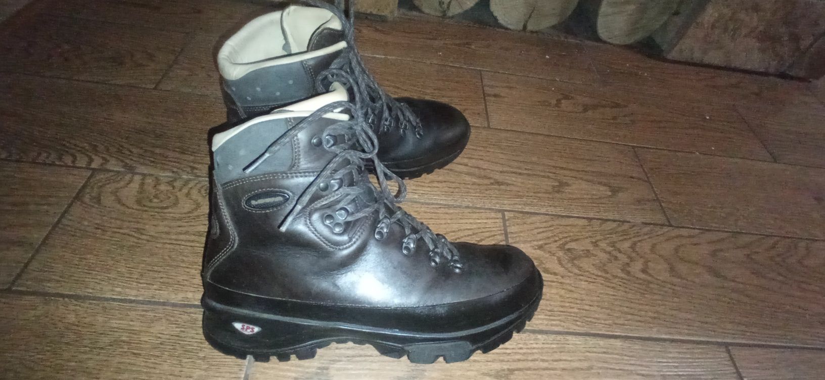 Buty LOWA 43,5 trekkingowe górskie myśliwskie meindl scarpa aku