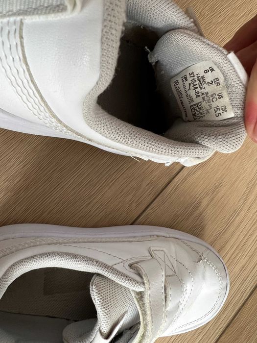 Buty sportowe na rzepy Puma Courtflex v2 białe rozmiar 25